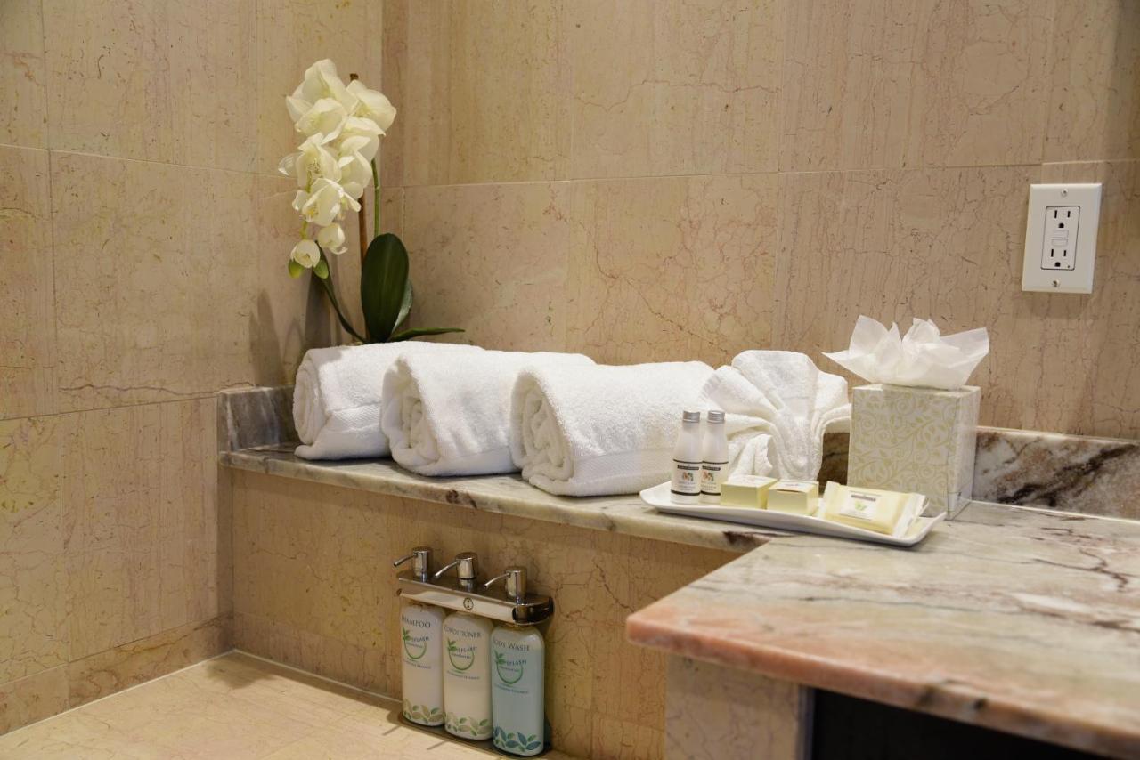 Princess Heights Luxury Condo Hotel Oyster Pond Екстер'єр фото