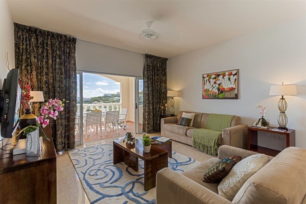 Princess Heights Luxury Condo Hotel Oyster Pond Екстер'єр фото